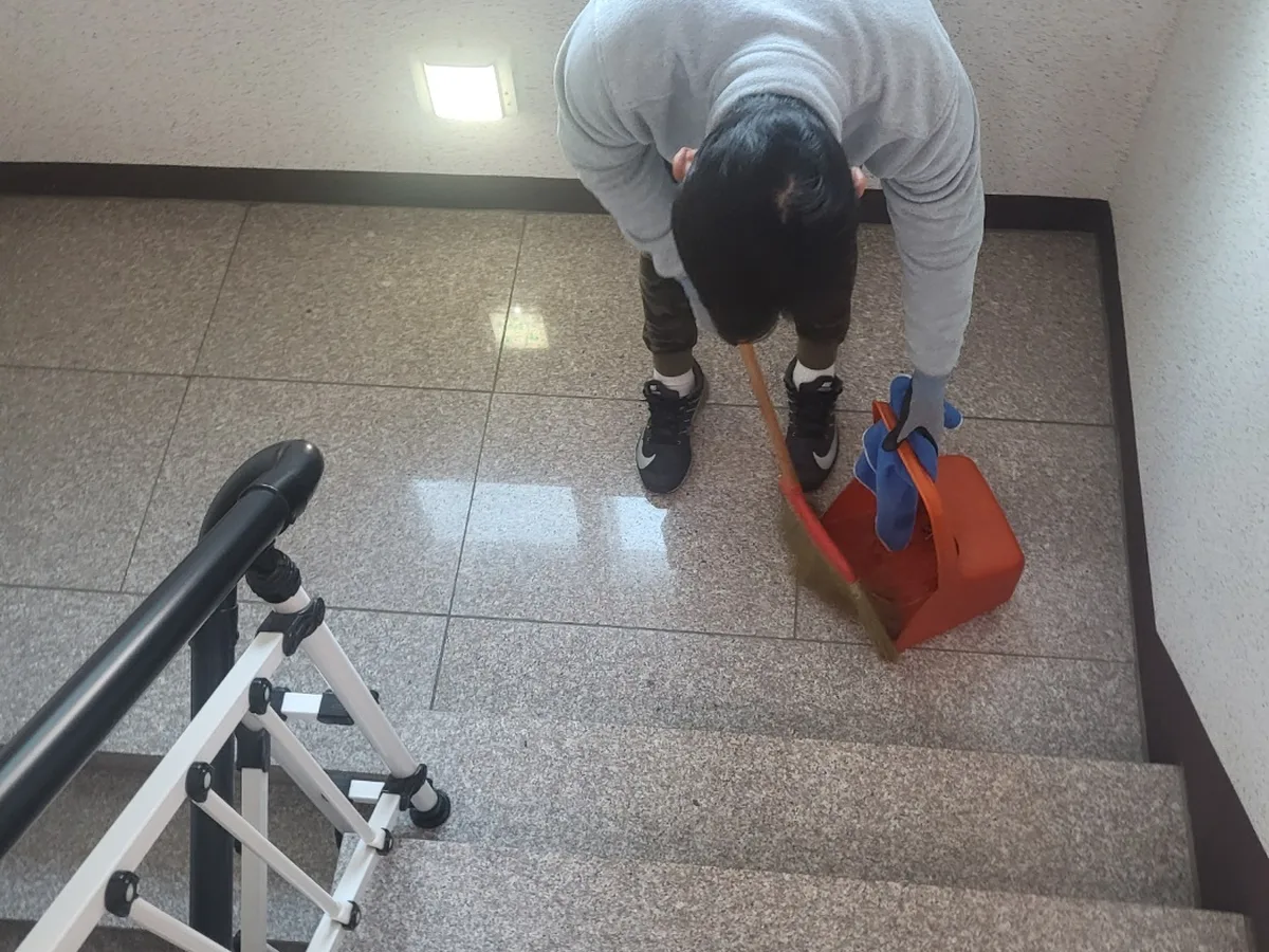 동구 금동 오피스 기계실 장비 주변 정밀 위생청소 사례 - 행진크린